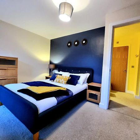 Luxury 2-Bedroom Service Apartment With Balcony Manchester Zewnętrze zdjęcie