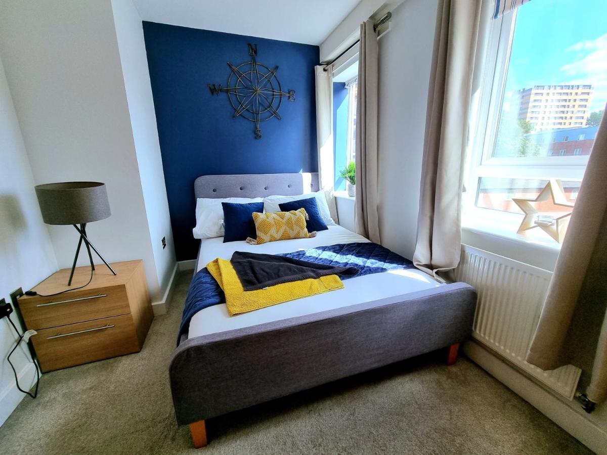 Luxury 2-Bedroom Service Apartment With Balcony Manchester Zewnętrze zdjęcie